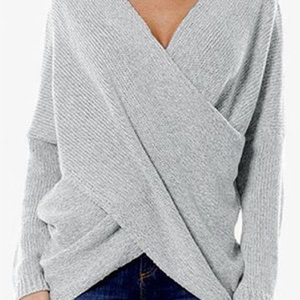 Wrap crisscross gray chunky sweater medium